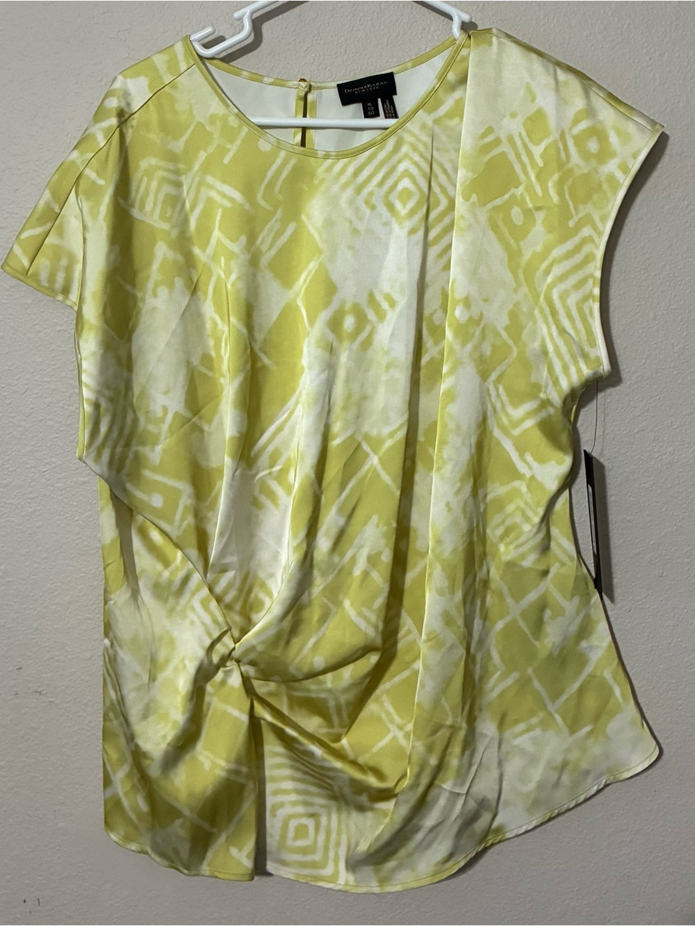 NWT Donna Karan Yellow Patterned Twist-Front Short Sleeve Top
